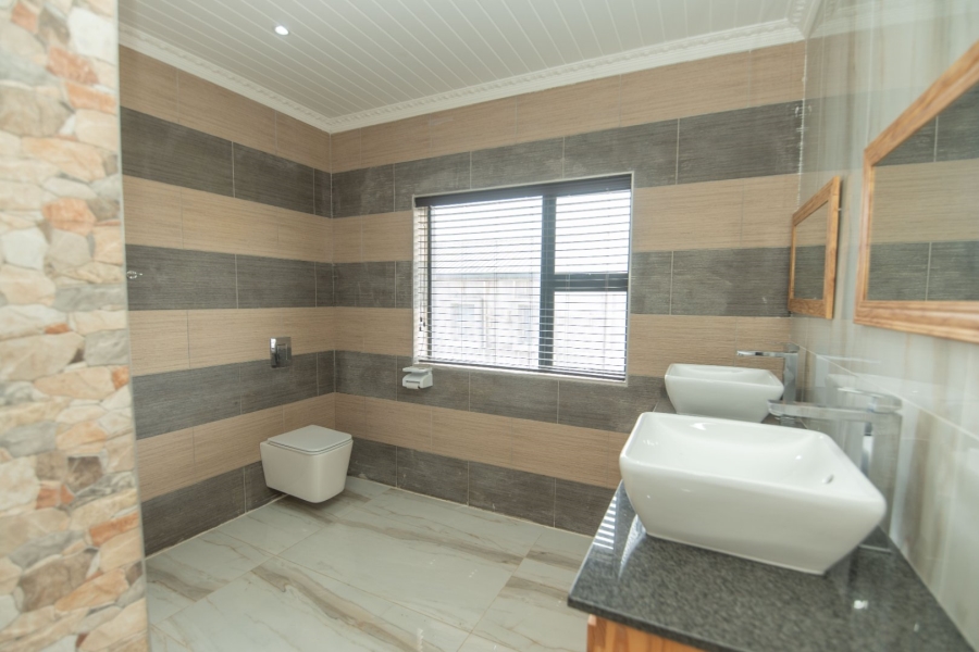 6 Bedroom Property for Sale in Royalston Residential Estate and Wildlife Reserve Eastern Cape